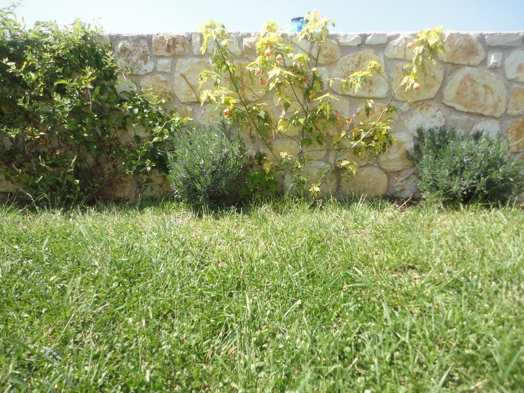 Oruci Apartments Ksamil Quarto foto