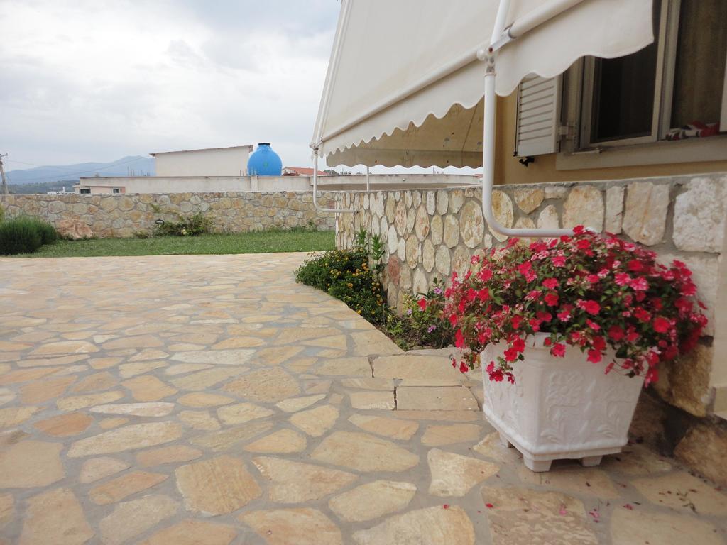Oruci Apartments Ksamil Quarto foto