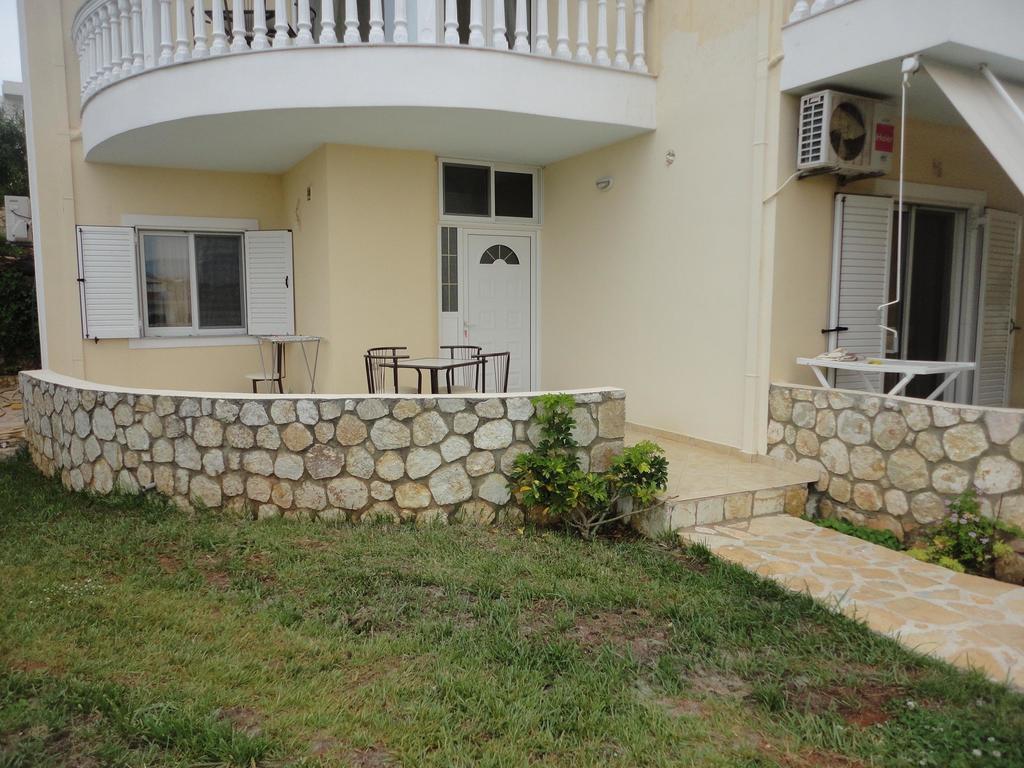Oruci Apartments Ksamil Quarto foto
